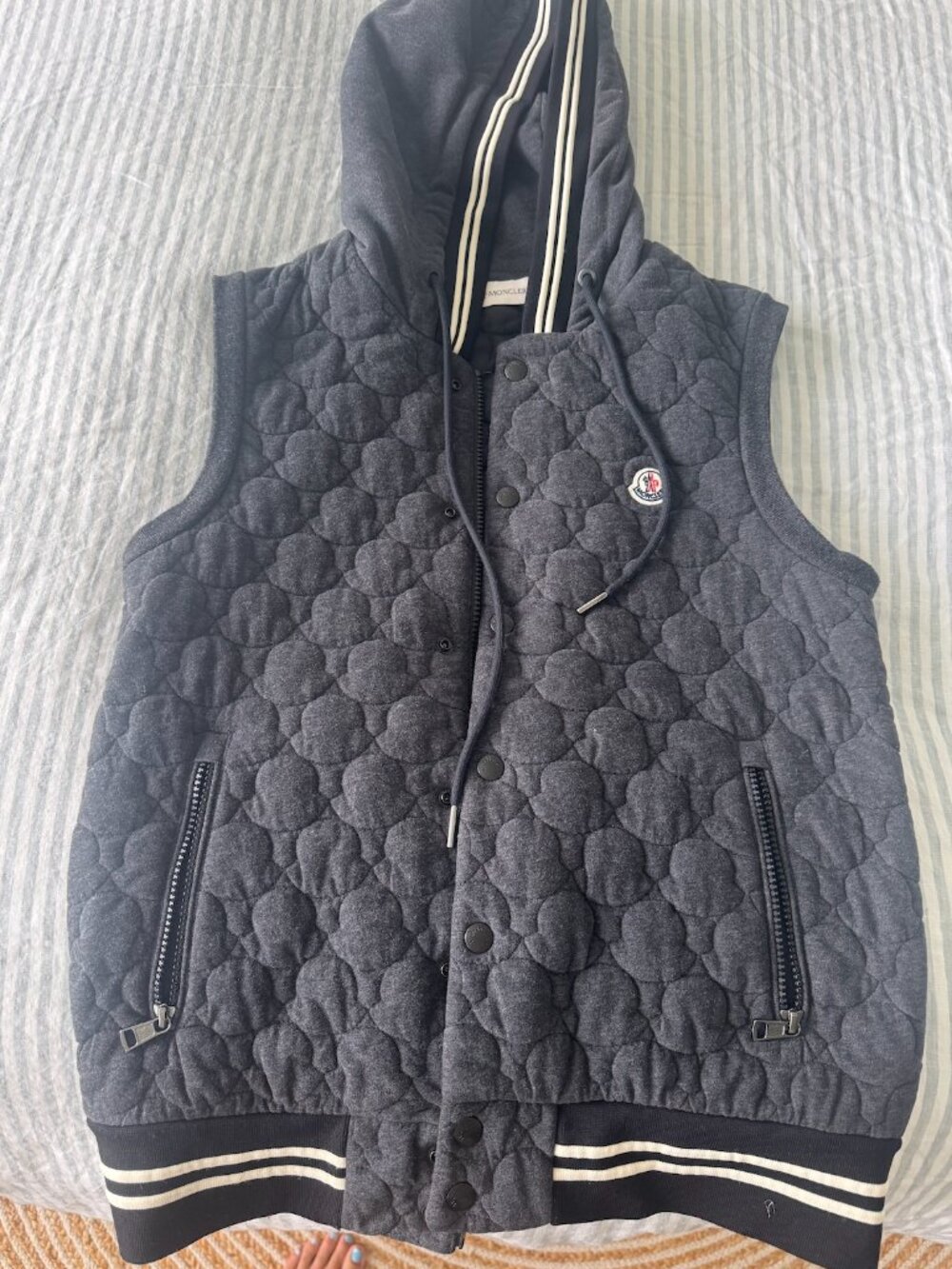 Moncler Maglia Gilet Women's Hooded Bubble Quilted Down Vest Gray